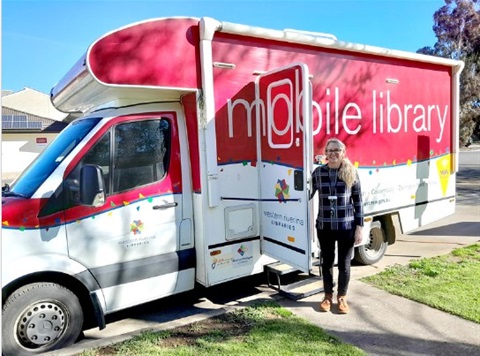 mobile library.jpg